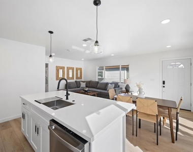 836 Island Ct - Photo Thumbnail 6