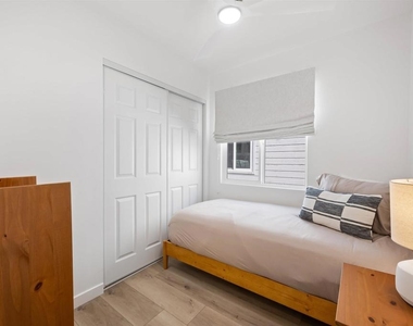 836 Island Ct - Photo Thumbnail 11