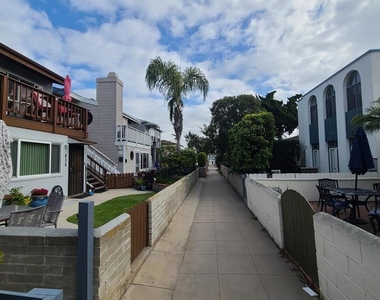 836 Island Ct - Photo Thumbnail 18