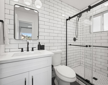 836 Island Ct - Photo Thumbnail 8