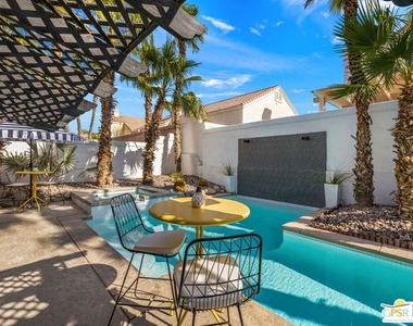 45420 Desert Fox Drive - Photo Thumbnail 7