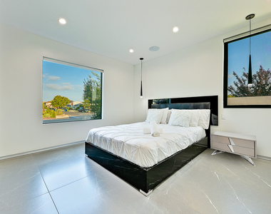 1855 Stearns Drive - Photo Thumbnail 26