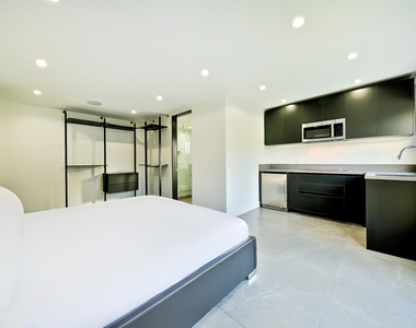 1855 Stearns Drive - Photo Thumbnail 29