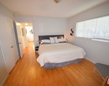 1940 Carmen Avenue - Photo Thumbnail 6