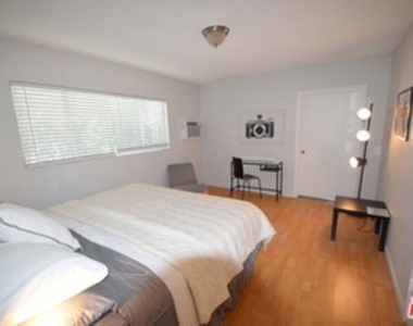 1940 Carmen Avenue - Photo Thumbnail 11