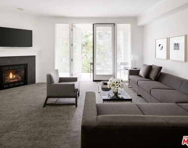 155 N Crescent Drive - Photo Thumbnail 2