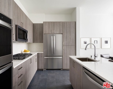 155 N Crescent Drive - Photo Thumbnail 2