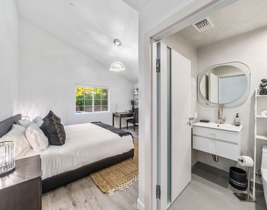 5010 Fulton Avenue - Photo Thumbnail 46
