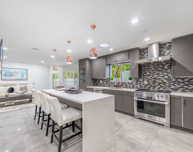 5010 Fulton Avenue - Photo Thumbnail 15