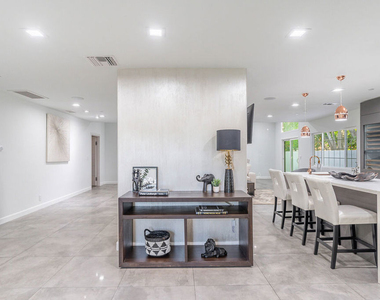 5010 Fulton Avenue - Photo Thumbnail 14