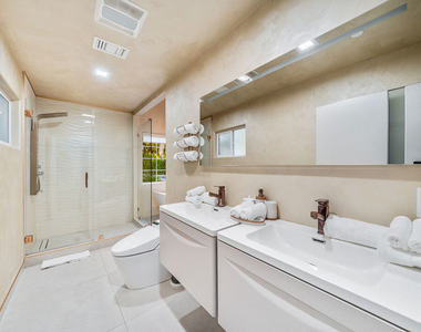 5010 Fulton Avenue - Photo Thumbnail 43