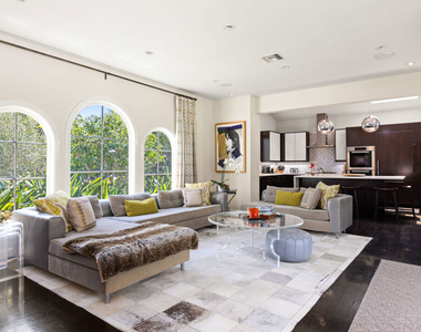 647 Toyopa Drive - Photo Thumbnail 9