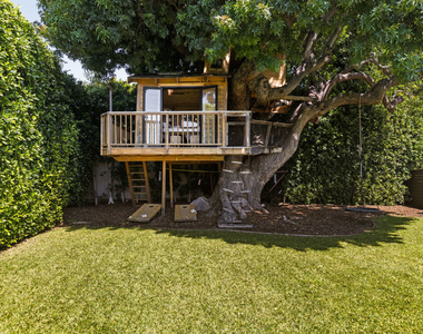 647 Toyopa Drive - Photo Thumbnail 7