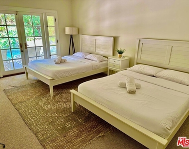 6433 Tahoe Drive - Photo Thumbnail 4