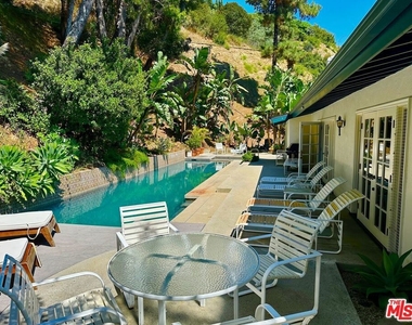 6433 Tahoe Drive - Photo Thumbnail 8