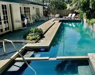 6433 Tahoe Drive - Photo Thumbnail 7