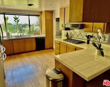 6433 Tahoe Drive - Photo Thumbnail 5