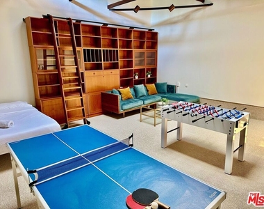 6433 Tahoe Drive - Photo Thumbnail 3