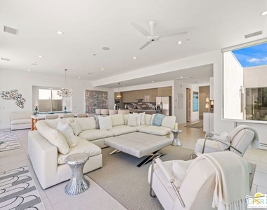 939 Bernardi Lane - Photo Thumbnail 12