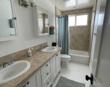 920 D Ave - Photo Thumbnail 14
