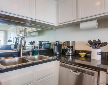 190 Del Mar Shores Terrace - Photo Thumbnail 8