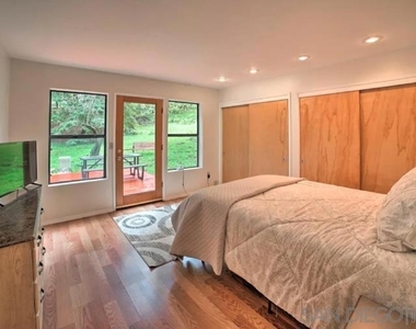 16885 Laurel Road - Photo Thumbnail 10
