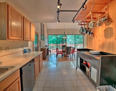 16885 Laurel Road - Photo Thumbnail 8