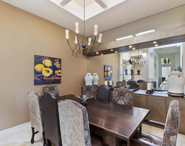 359 Desert Holly Drive - Photo Thumbnail 4