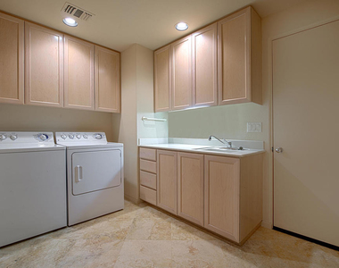 359 Desert Holly Drive - Photo Thumbnail 31
