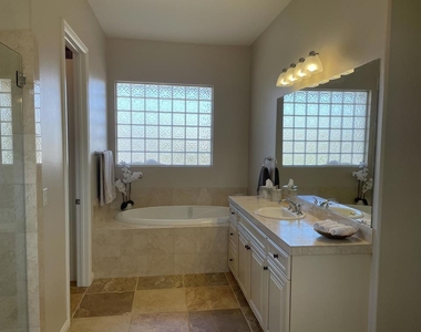60189 Poinsettia Place - Photo Thumbnail 13