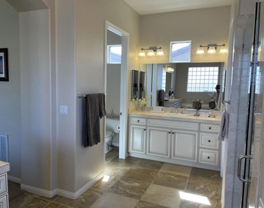 60189 Poinsettia Place - Photo Thumbnail 14