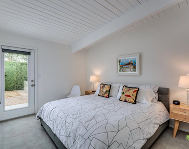 688 E Spencer Drive - Photo Thumbnail 1