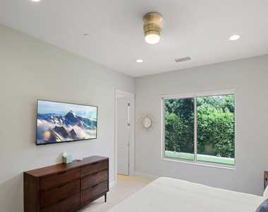 55100 Autumn Valley Court - Photo Thumbnail 16