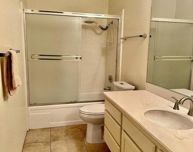 207 Serena Drive - Photo Thumbnail 11