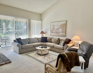 207 Serena Drive - Photo Thumbnail 2
