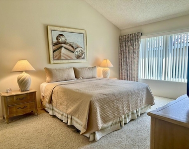 207 Serena Drive - Photo Thumbnail 7