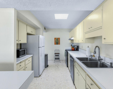 1211 Sandpiper Street - Photo Thumbnail 2