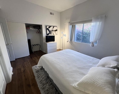 54 Pine Valley Drive - Photo Thumbnail 5