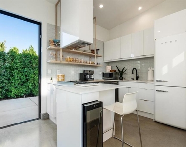 524 E E Miraleste Court Court - Photo Thumbnail 28