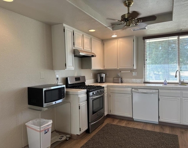 261 Santa Barbara Circle - Photo Thumbnail 6