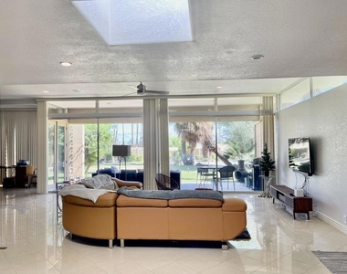 715 Sandpiper Street - Photo Thumbnail 2