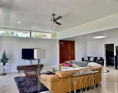 715 Sandpiper Street - Photo Thumbnail 3