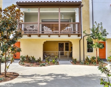 3319 Doheny Way - Photo Thumbnail 2