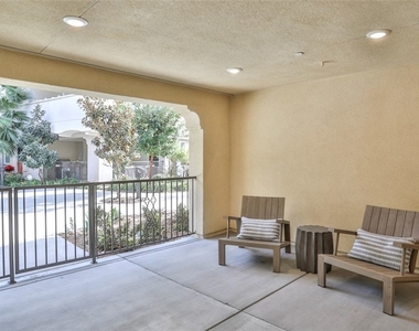 3319 Doheny Way - Photo Thumbnail 5