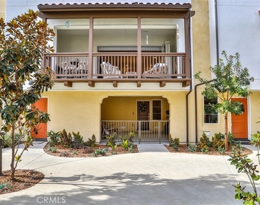 3319 Doheny Way - Photo Thumbnail 2