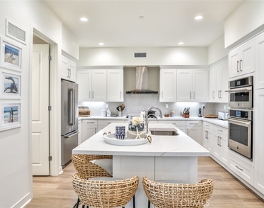 3319 Doheny Way - Photo Thumbnail 9
