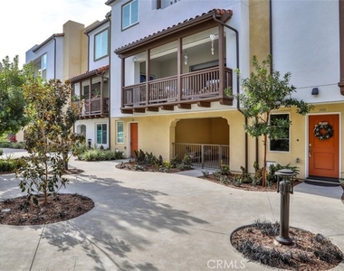 3319 Doheny Way - Photo Thumbnail 3