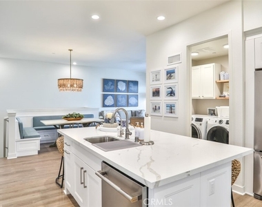 3319 Doheny Way - Photo Thumbnail 10
