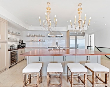 160 Saint Anns Drive - Photo Thumbnail 6