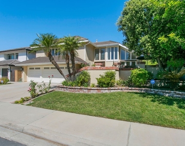 28602 Silverton Dr - Photo Thumbnail 2